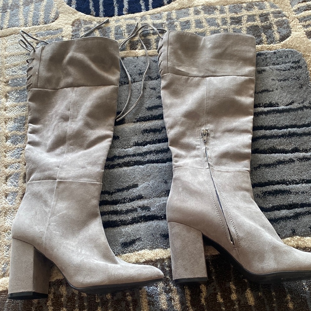 Lace up heeled boots 😍😍😍